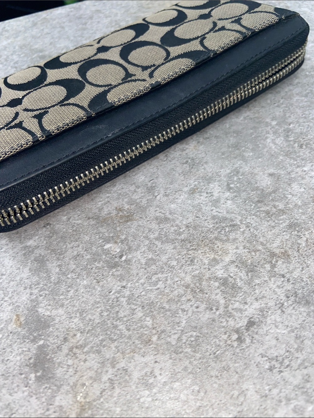 Coach Y2K Ashley SignatureWallet EUC - Picture 4 of 7